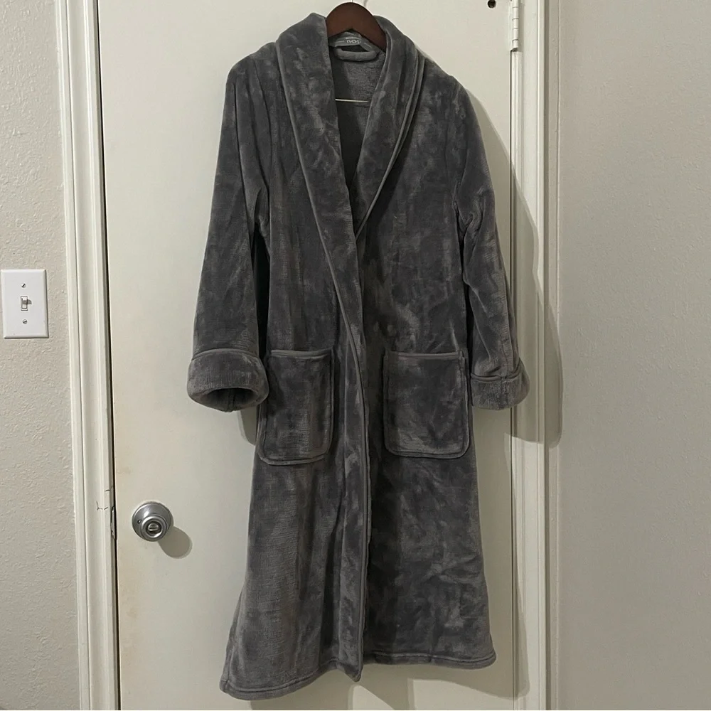 Brookstone Soft Gray NAP Robe Size S/M